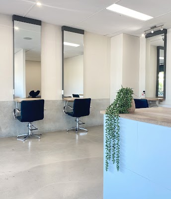 Zabuui Hairdesigners photo 3