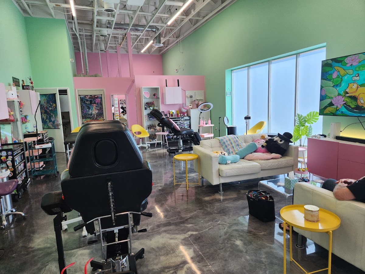 UwU Tattoo Studio — tattoo studio near Glendale