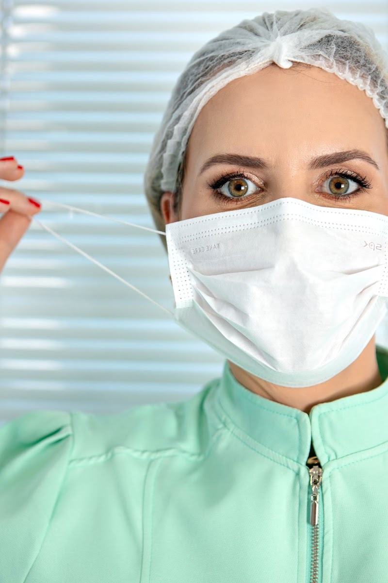 Dra. Aline Luquini Hiebl - Especialista em Ortodontia - Dentista - Vila Nova/Joinville SC