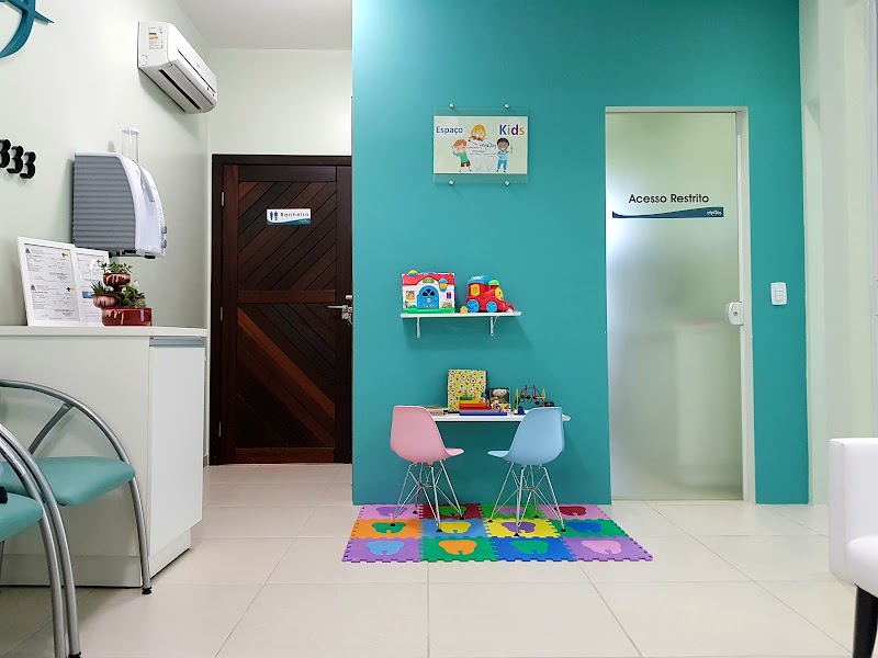 Dra. Aline Luquini Hiebl - Especialista em Ortodontia - Dentista - Vila Nova/Joinville SC - foto 4