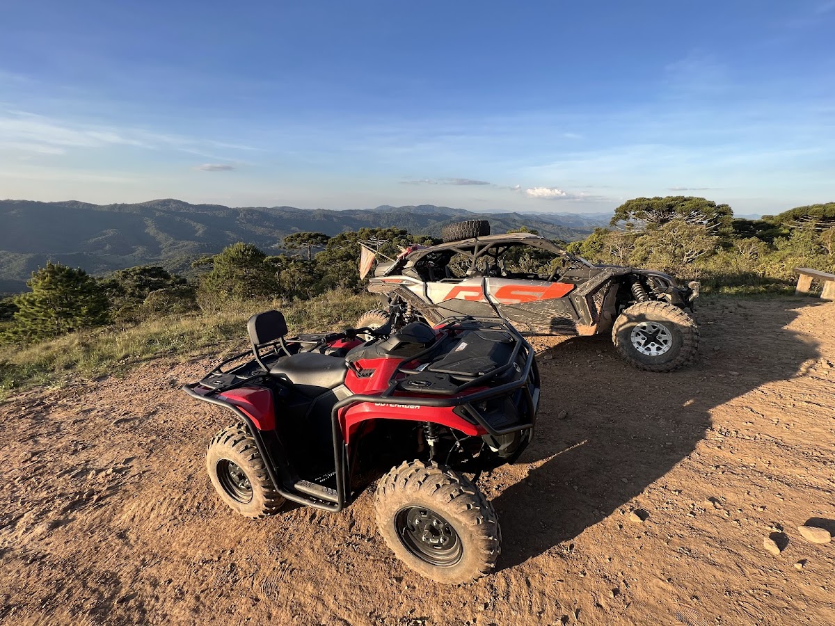 QUADRI ADVENTUREE - Passeio de Quadriciclo e UTV