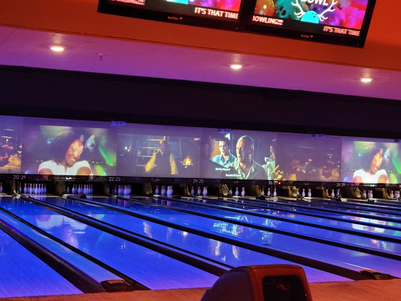 Lucky Strike Woodland Hills — Bowling Alley in Los Angeles