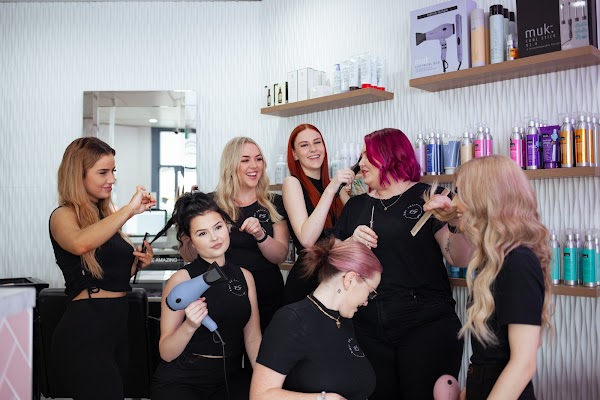 RHI-STYLE HAIR SALON photo 3