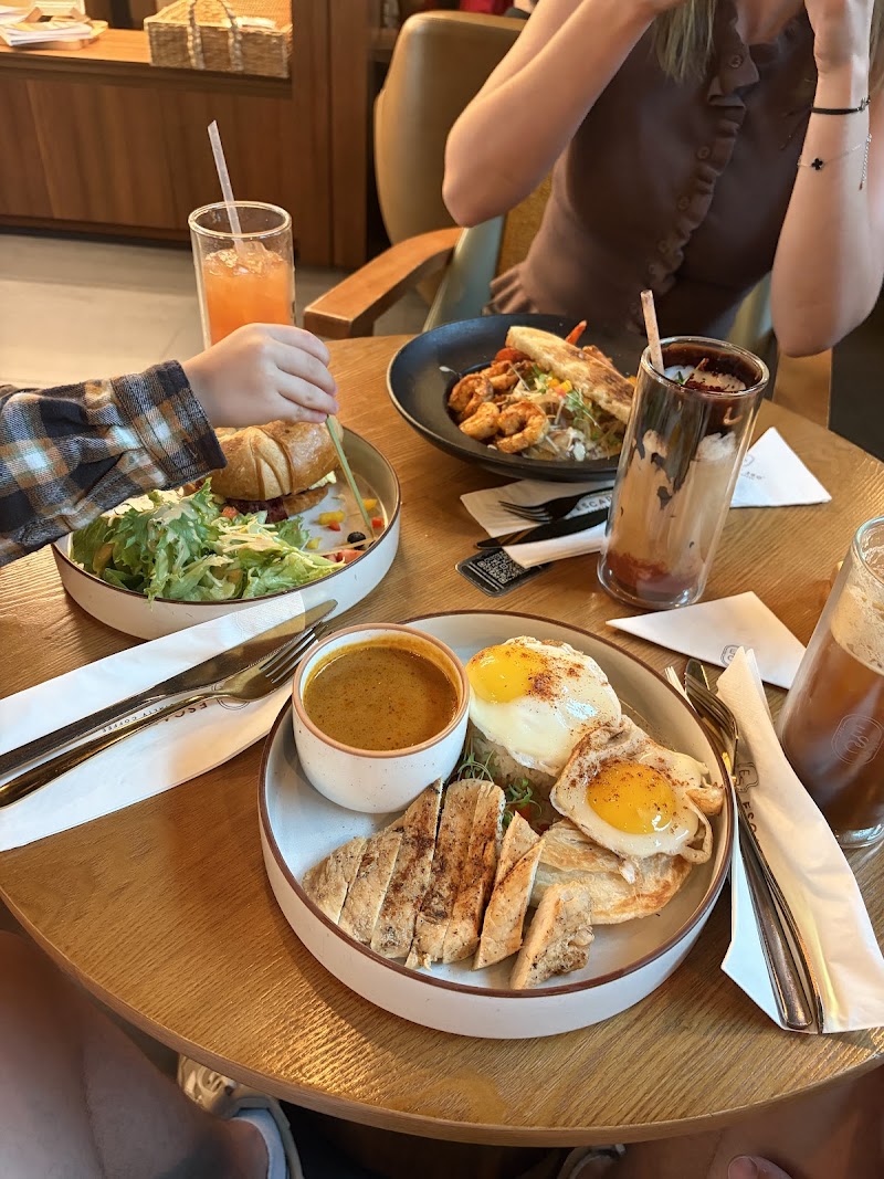 Escape 360 Cafe photo 4