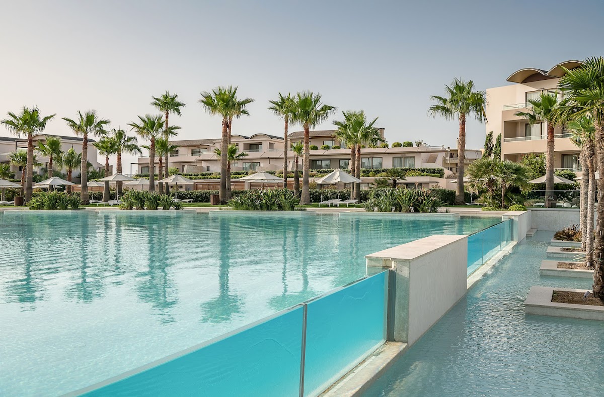 Avra Imperial Hotel — 4