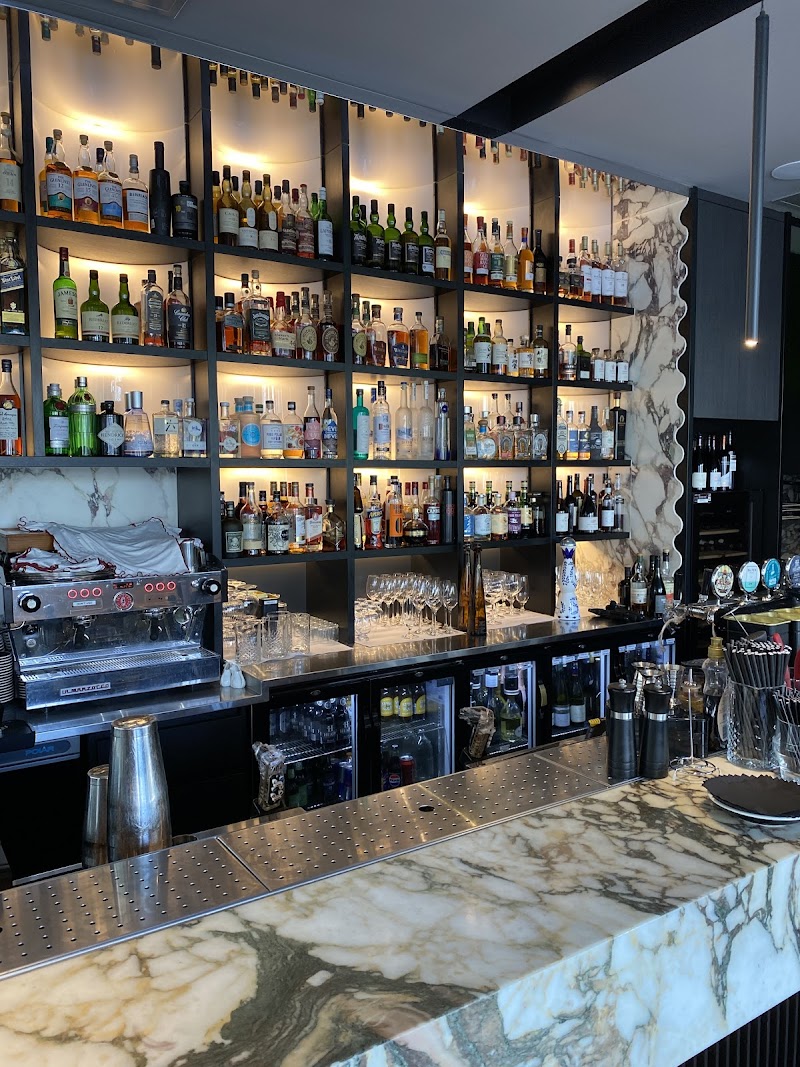 Fatcow on James St photo 1