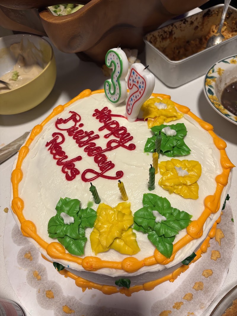 Lloyd's Carrot Cake Café photo 2
