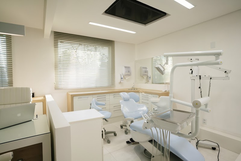 Yoshi Odontologia | Implante Dentário | Faceta Dentária | Invisalign - Curitiba, Paraná - foto 3