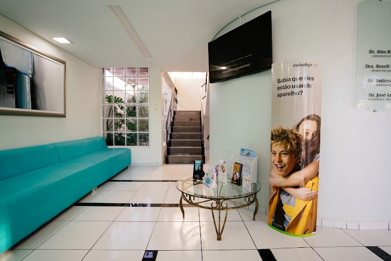 Yoshi Odontologia | Implante Dentário | Faceta Dentária | Invisalign - Curitiba, Paraná - foto 4