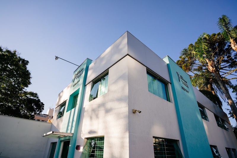 Yoshi Odontologia | Implante Dentário | Faceta Dentária | Invisalign - Curitiba, Paraná