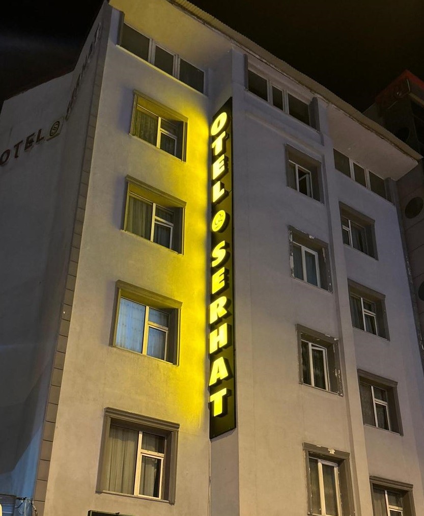 Serhat Otel mekanı