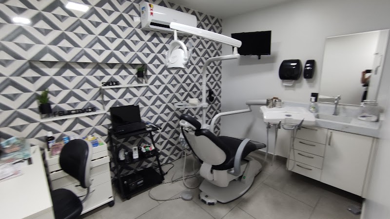 Studio do Sorriso - Implantes, Próteses, Facetas em Resina e Clínico Geral. - foto 2