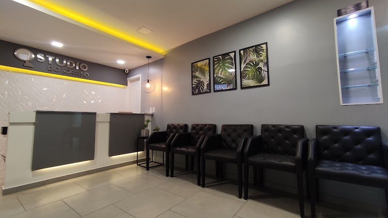 Studio do Sorriso - Implantes, Próteses, Facetas em Resina e Clínico Geral.
