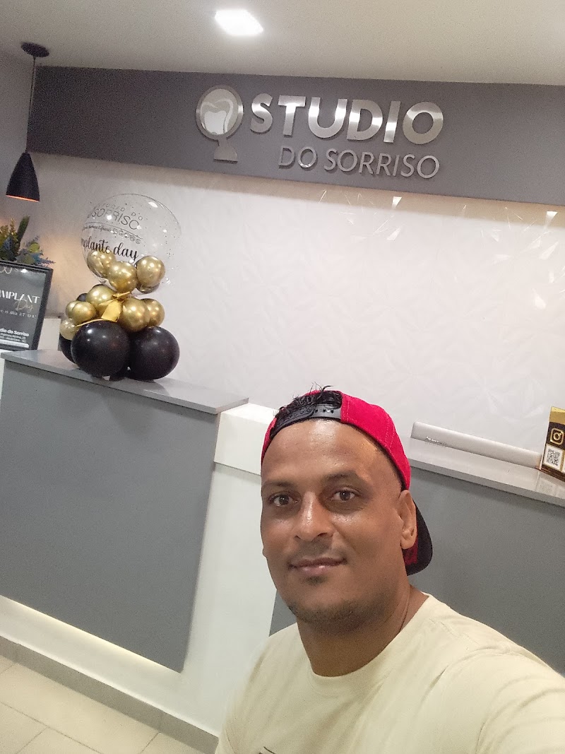 Studio do Sorriso - Implantes, Próteses, Facetas em Resina e Clínico Geral. - foto 5