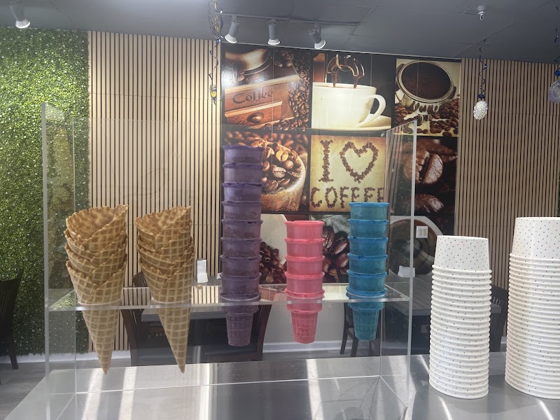 Aden cafe and ice cream photo 1