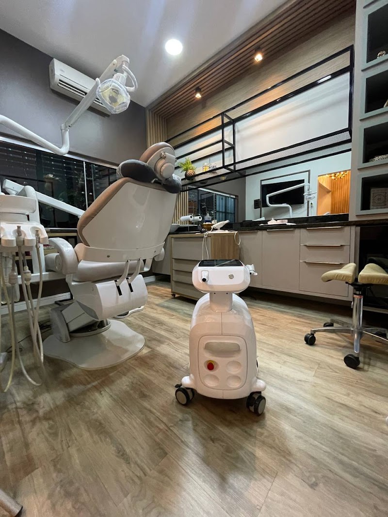 Dra. Stela Raquel - Implante e Prótese Dentária em Boa Vista - foto 2