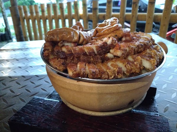 Ruai Lelemai Dayak Smoke House & Food - Photo 1