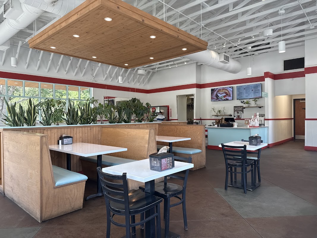 Hugh-Baby's BBQ & Burger Shop photo 5