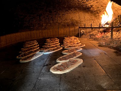 Çağrışan pide - Restoran