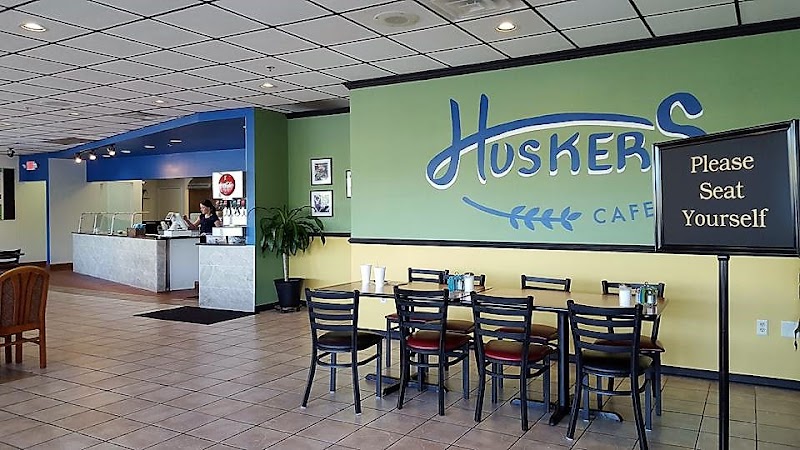 Huskers Cafe (Stone Mountain) photo 1
