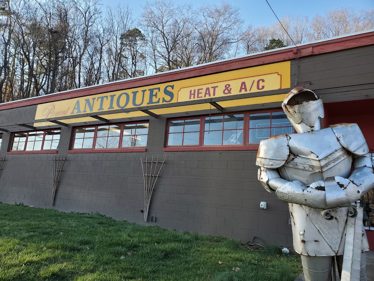 Bryant Antiques In Biltmore