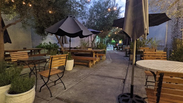 Larchmont Bungalow Cafe