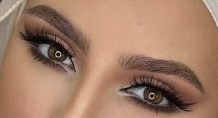 كوافيرة الرياض خدمات منزلية (ميكب ارتست / هير ستايلست)