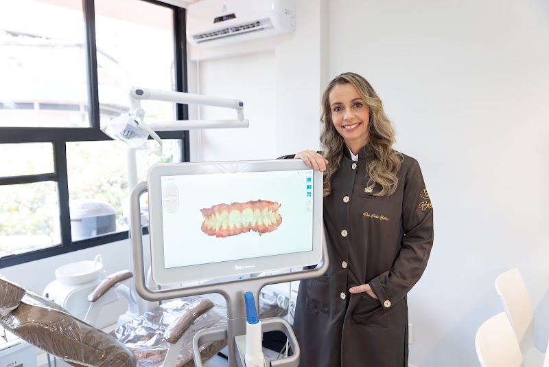 Dra Erika Bohrer Ortodontia Invisalign Doctor - foto 3