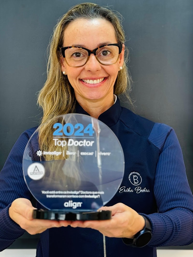 Dra Erika Bohrer Ortodontia Invisalign Doctor - foto 1