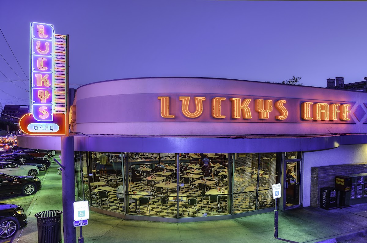 Luckys Café