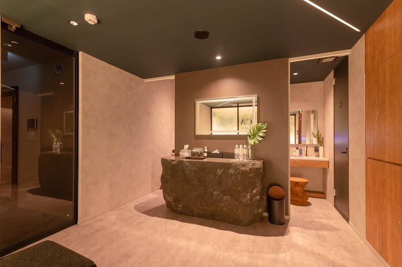 LOCA THE CLASS. 麻布十番 3