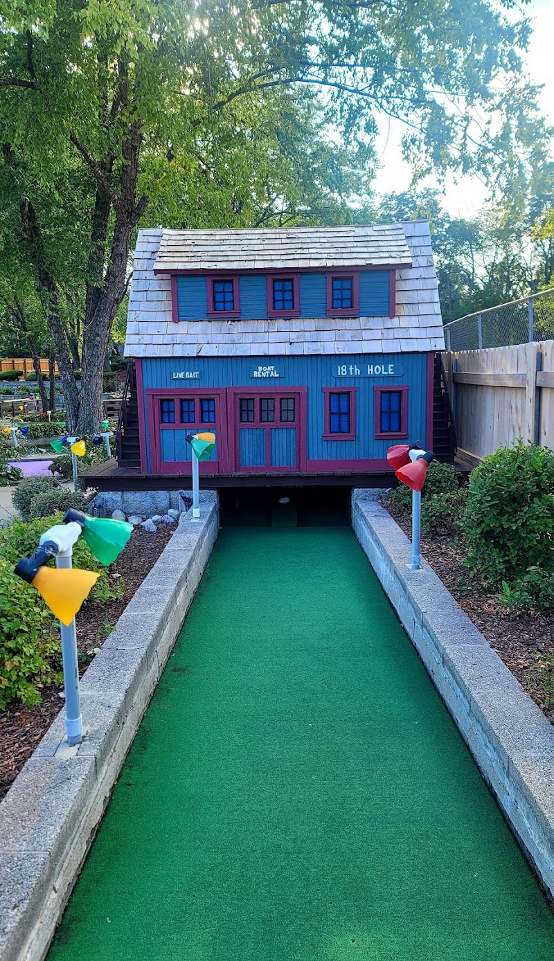 Rocky's Funhouse Miniature Glf banner