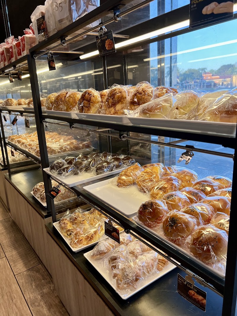 85°C Bakery Cafe - Hacienda photo 4