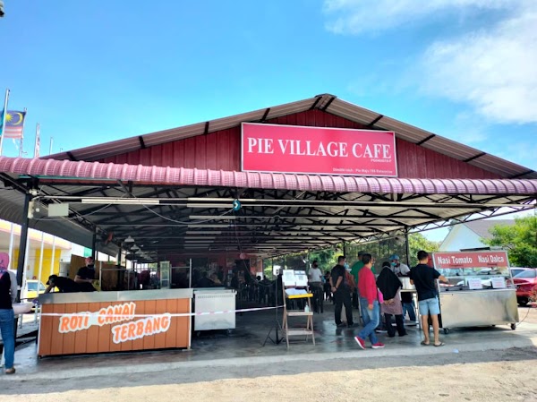 Pie Village Cafe Penaga - Photo 1