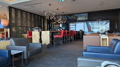 Air Canada Maple Leaf Lounge (US Departures) — Google photo 2