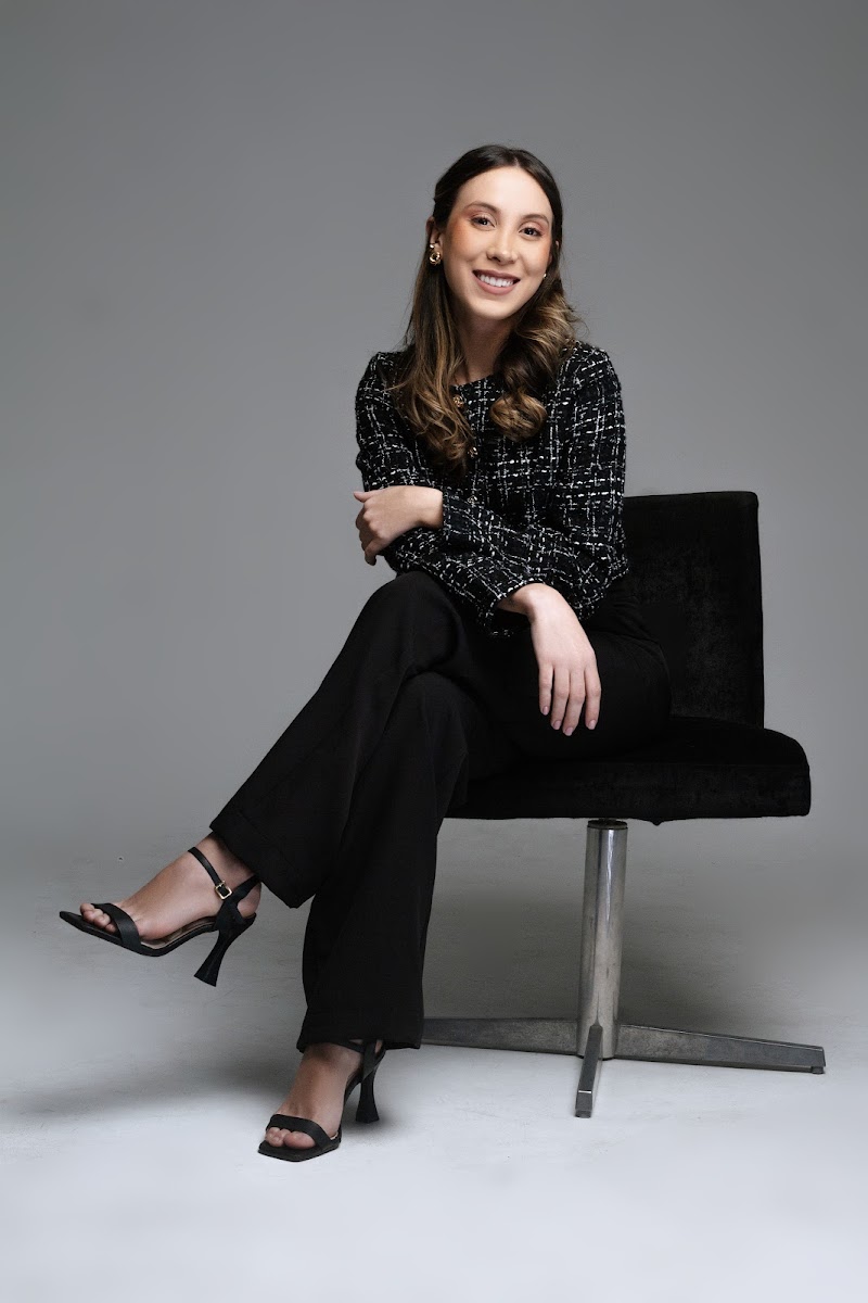 Dra. Bruna Dantas - Dentista Recife