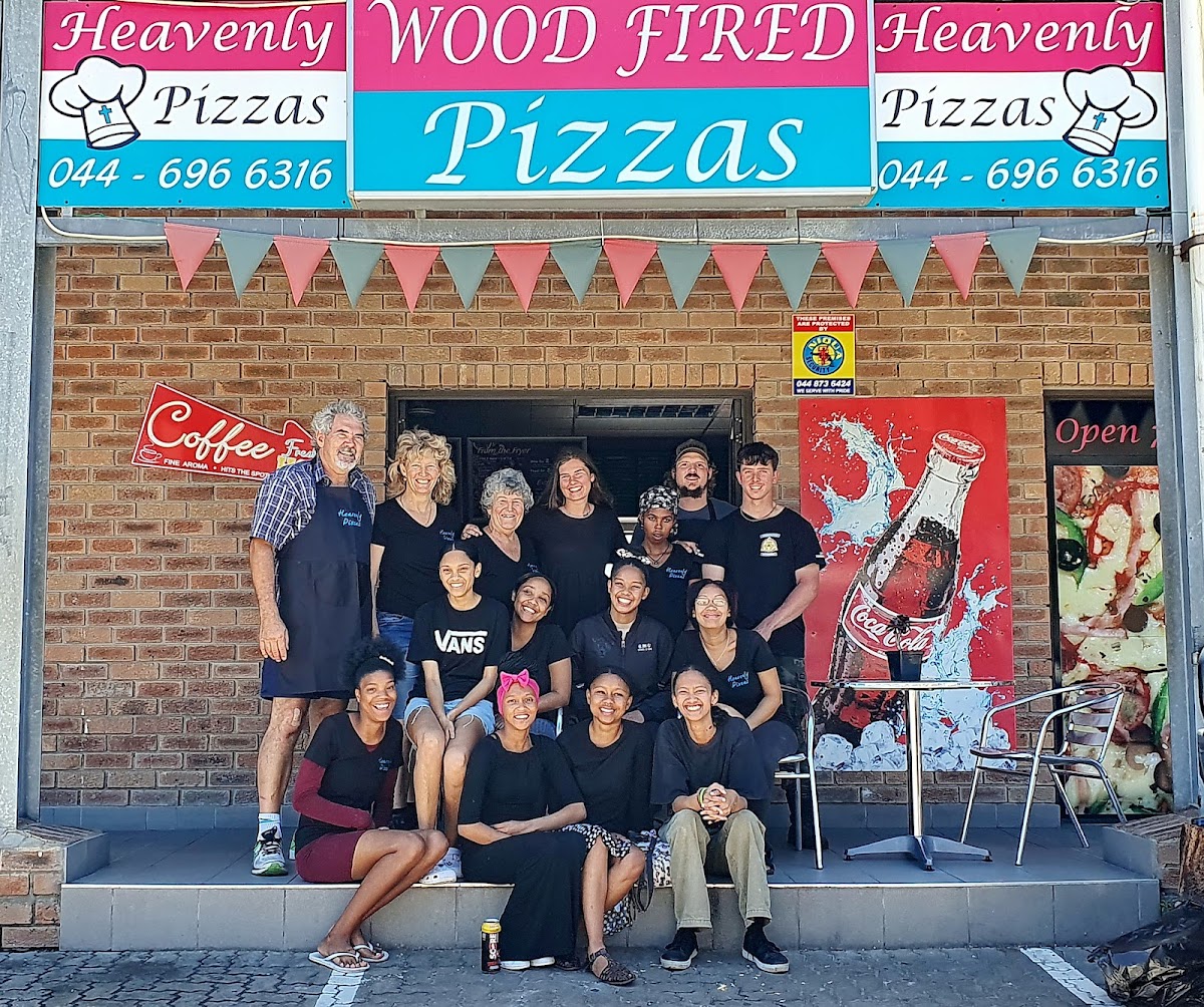 Heavenly Pizzas restaurant in Glentana, Garden Route