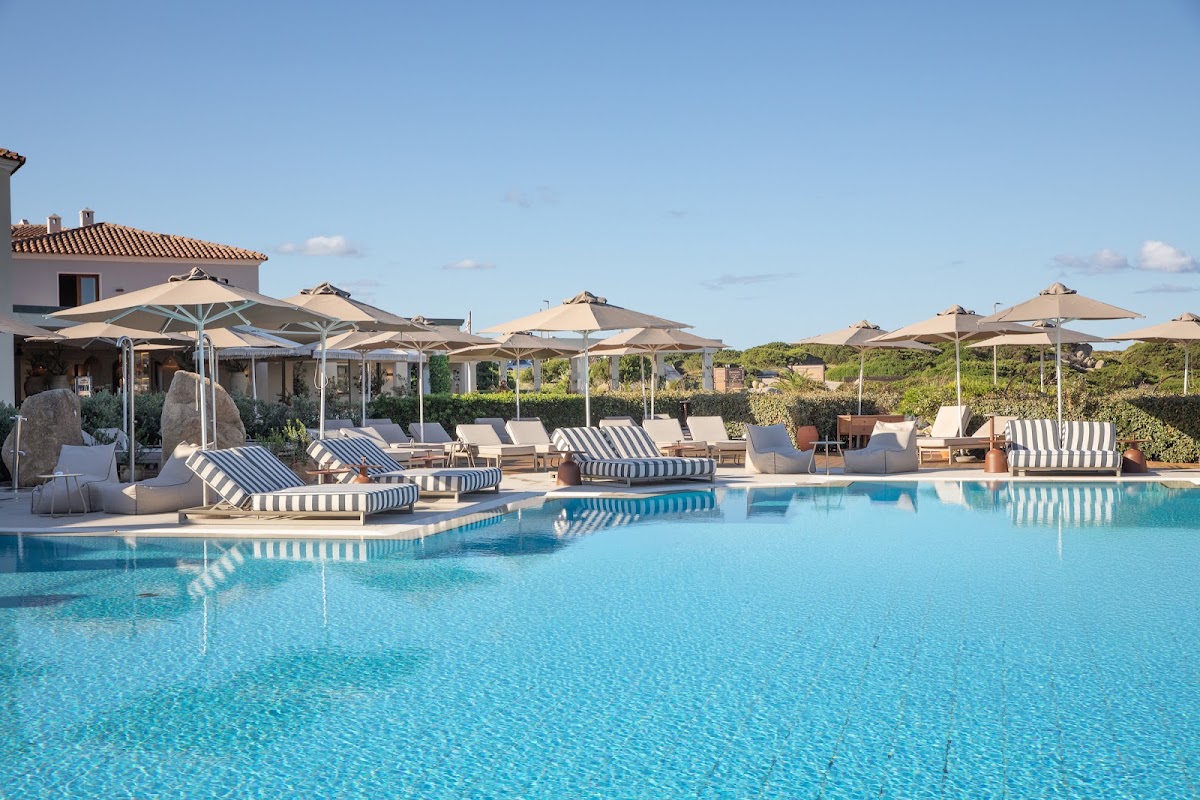 Mangia's Santa Teresa Sardinia, Curio Collection by Hilton 5