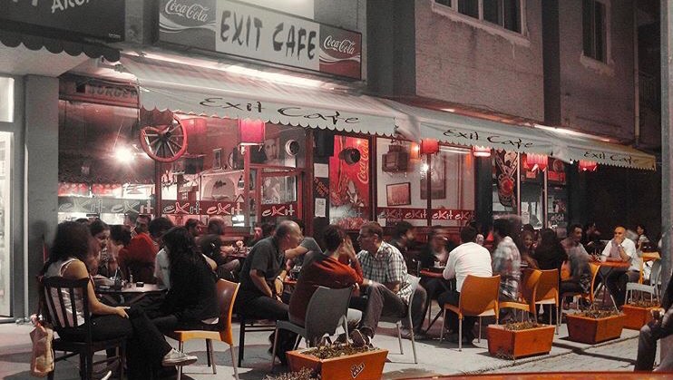 Exit Cafe mekanı