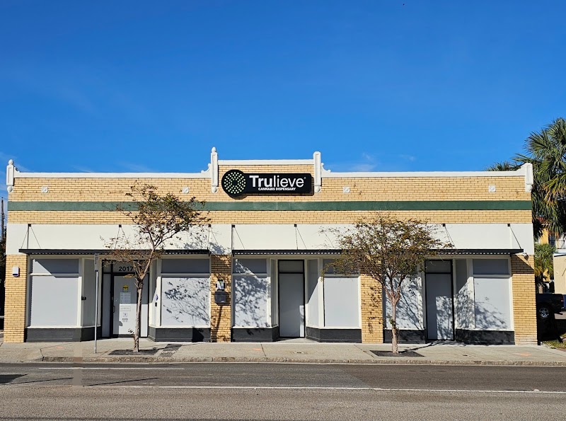 Video tour of Trulieve Tampa Kennedy Dispensary retail environment