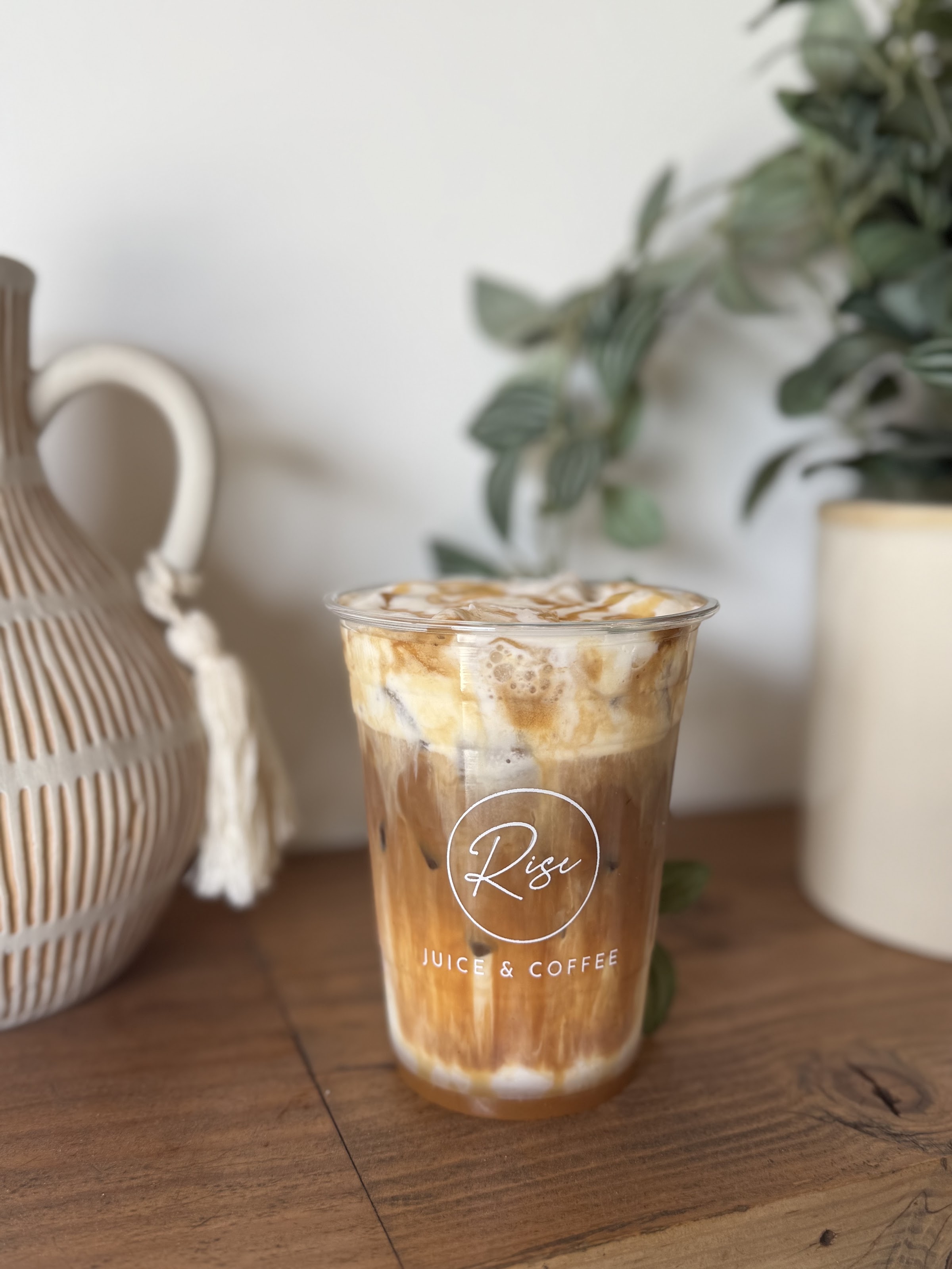Rise Juice & Coffee Hollywood - Photo 2
