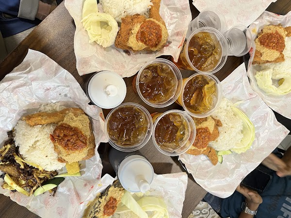 Ayam Gepuk Wak Jo Alor Gajah