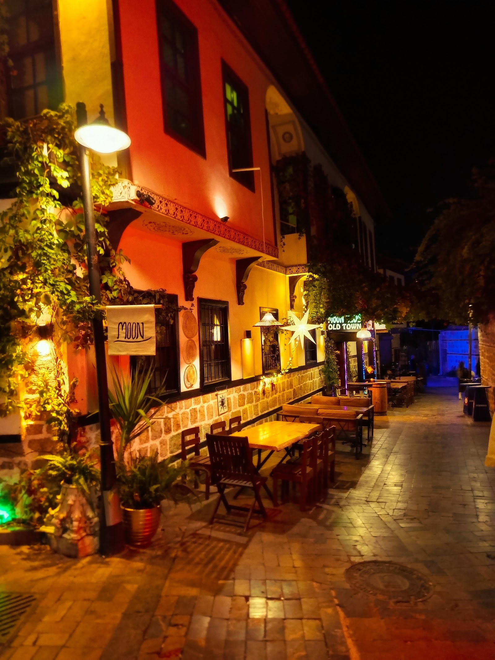 MooN CLUB OLD TOWN mekanı