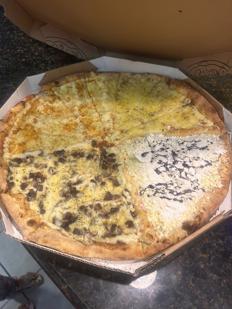 Foto de Gullas Pizzaria e Rotisseria