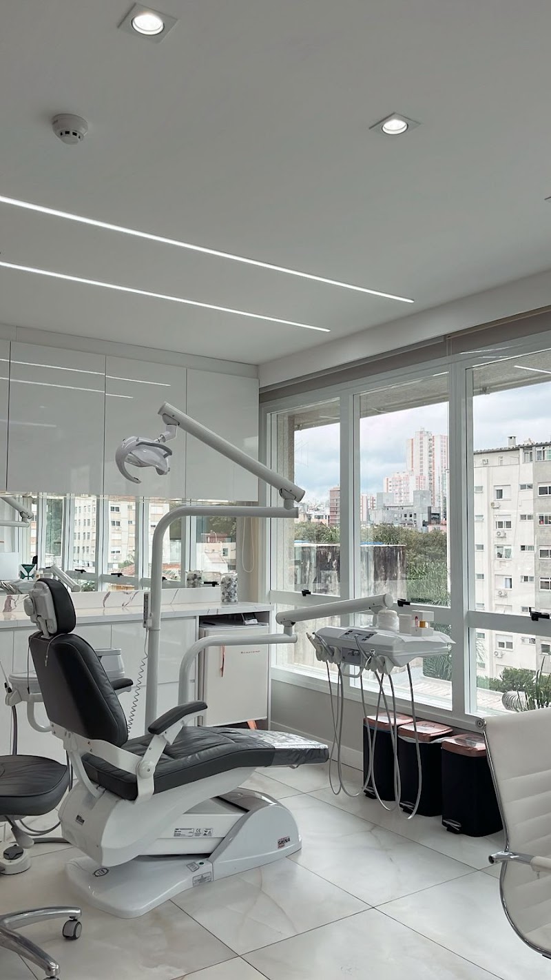 Dra. Laura Huffell | Cirurgiã-dentista - foto 2