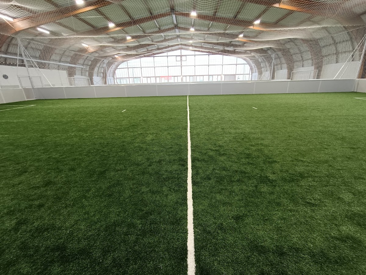 Foot à 5@Le club le Village, vue extérieure