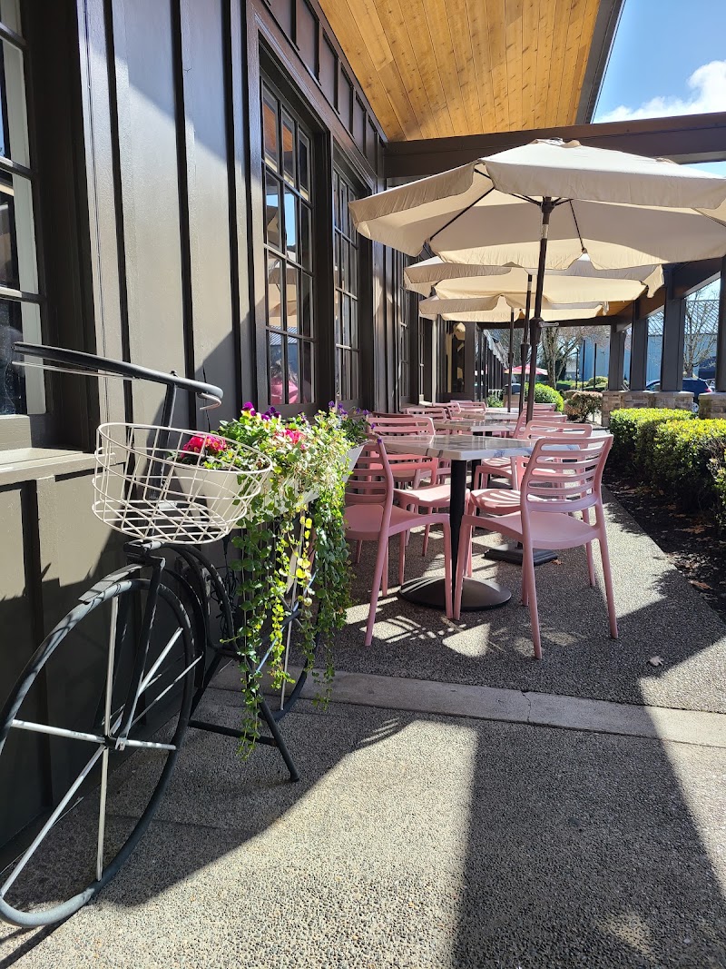 Lux Sucre Bakery + Cafe photo 1