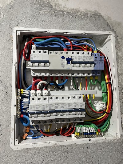 Foto de Eletricista Residencial Com NR10 ( Segurança Em Instalações Elétricas)