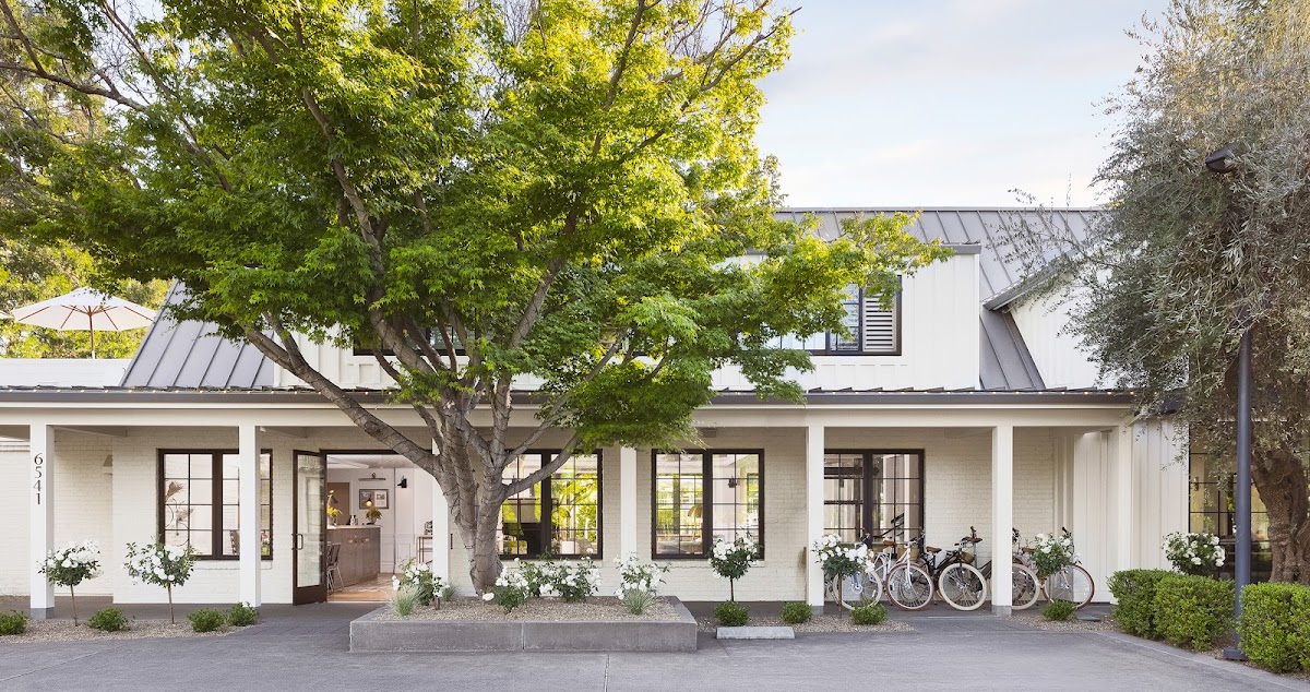 Vintage House at The Estate Yountville, dog-friendly hotel in Napa Valley