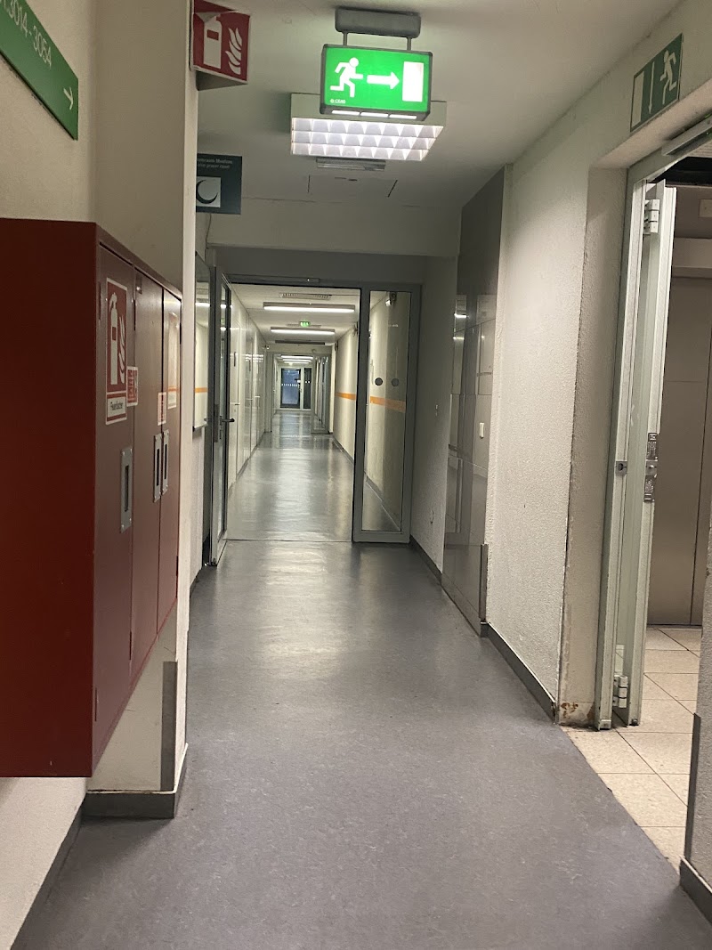 Muslim Prayer room مصلى للمسلمين بالطابق الثالث photo 4